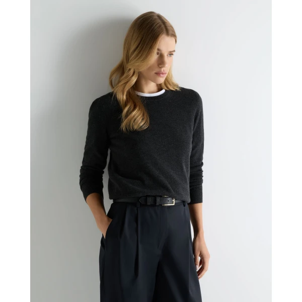 N.Peal Evie Classic Round Neck Cashmere Jumper in Deep Charcoal Grey