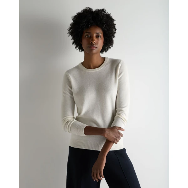 N.Peal Evie Classic Round Neck Cashmere Jumper in New Ivory White