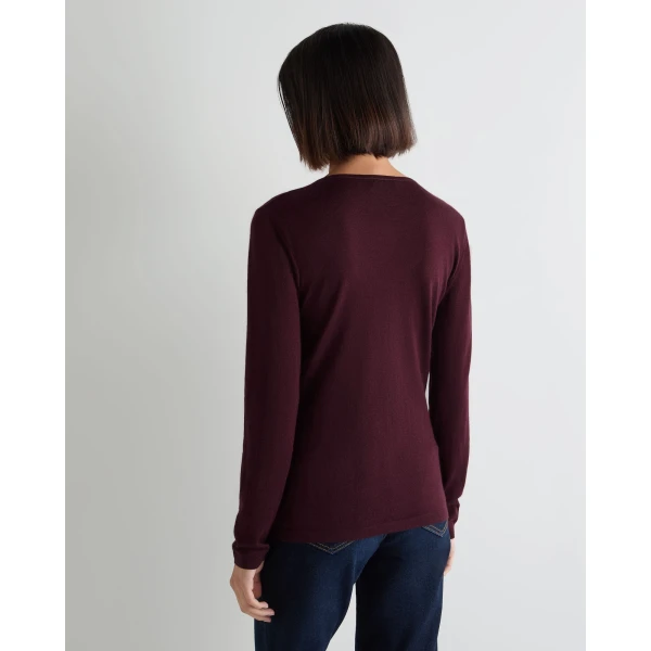 N.Peal Imogen Superfine Cashmere V Neck Jumper in Damson Red