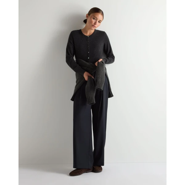 N.Peal Ivy Cropped Cashmere Cardigan in Deep Charcoal Grey
