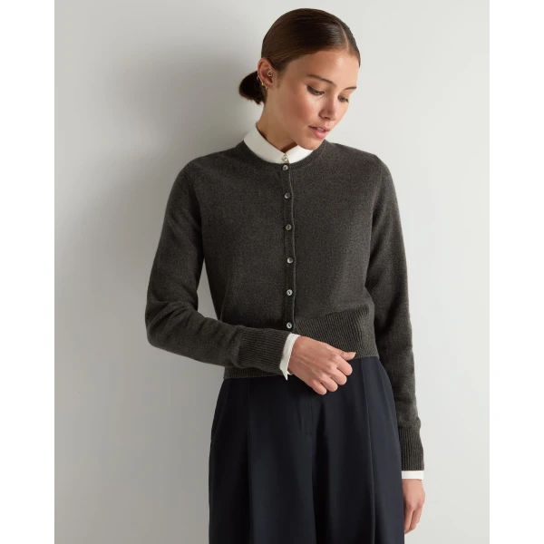 N.Peal Ivy Cropped Cashmere Cardigan in Grey Moss