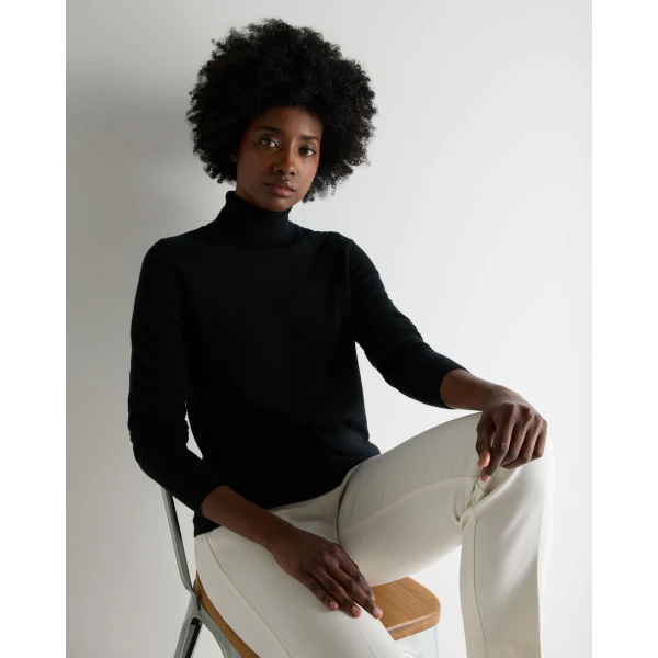 N.Peal Luna Roll Neck Cashmere Jumper in Black