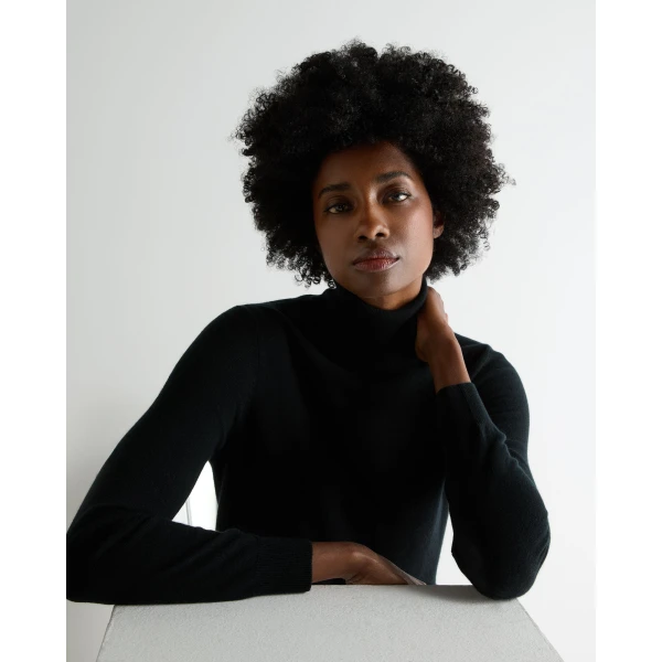 N.Peal Luna Roll Neck Cashmere Jumper in Black