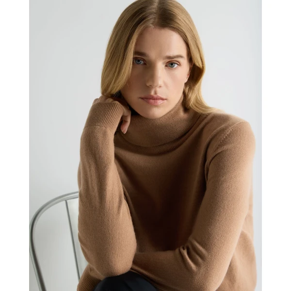 N.Peal Luna Roll Neck Cashmere Jumper in Camel Brown