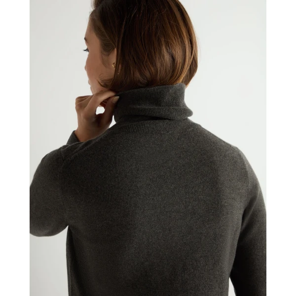 N.Peal Luna Roll Neck Cashmere Jumper in Grey Moss