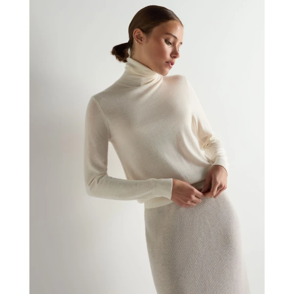 N.Peal Margot Superfine Cashmere Roll Neck Jumper in New Ivory White