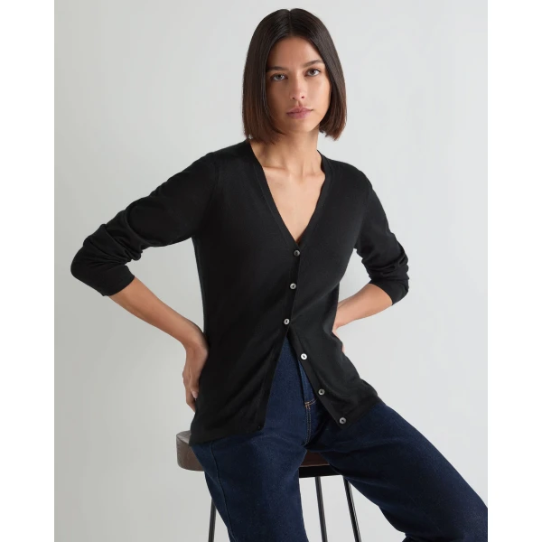 N.Peal Mia Superfine Cashmere V Neck Cardigan in Black