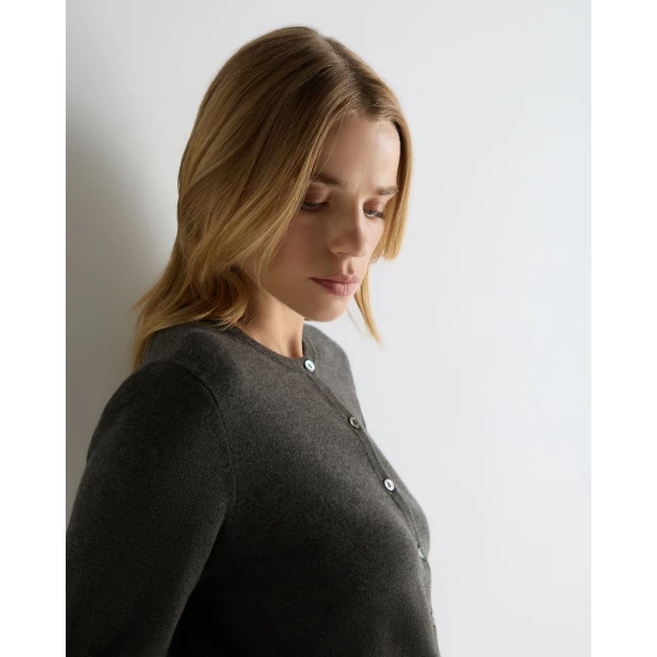 N.Peal Olivia Round Neck Cashmere Cardigan in Grey Moss