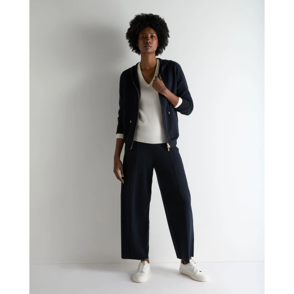 N.Peal Phoebe V Neck Cashmere Jumper in New Ivory White