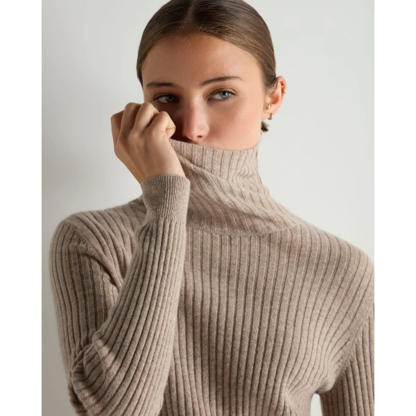 N.Peal Roll Neck Cashmere Jumper in Oatmeal Brown
