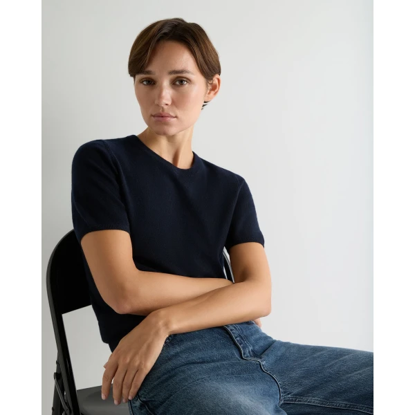 N.Peal Round Neck Cashmere T-Shirt in Navy Blue