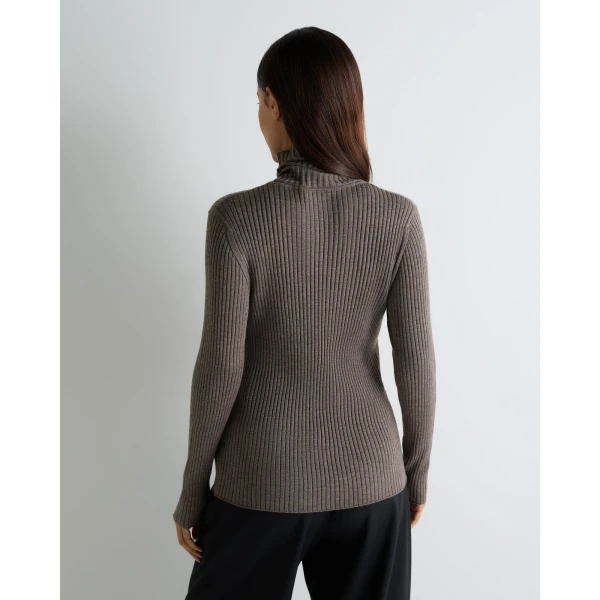 N.Peal Superfine Cashmere Ribbed Roll Neck Jumper in Pecan Brown