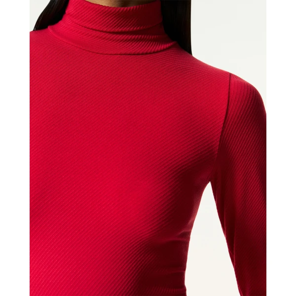 Perfect Moment Seamless Thermal Top in Red, view 4 | Long Sleeve | Luxury Shoes 