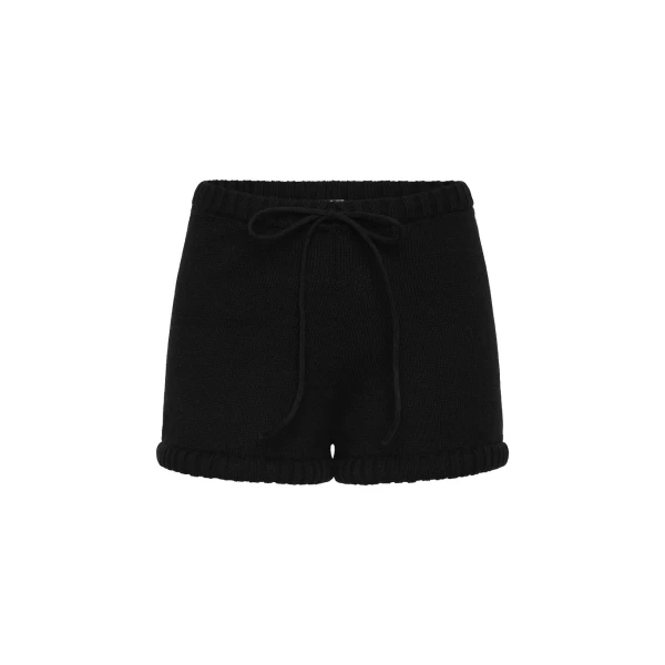 Teo Short in Black