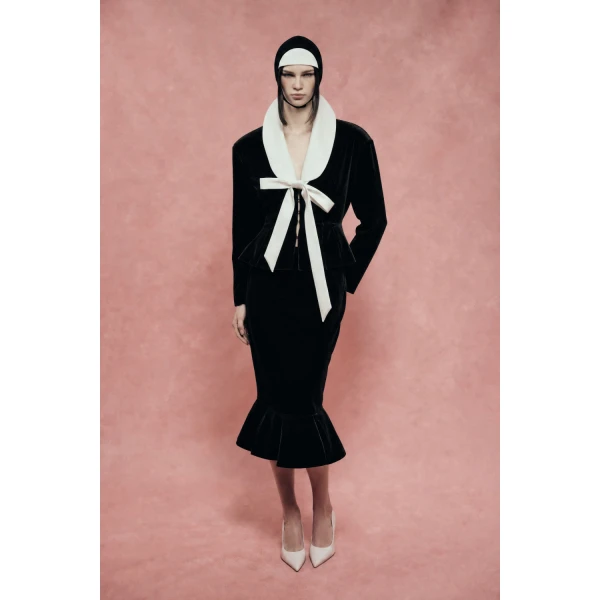 Rasario Velvet Fitted Jacket with Satin Collar in Black, view 4