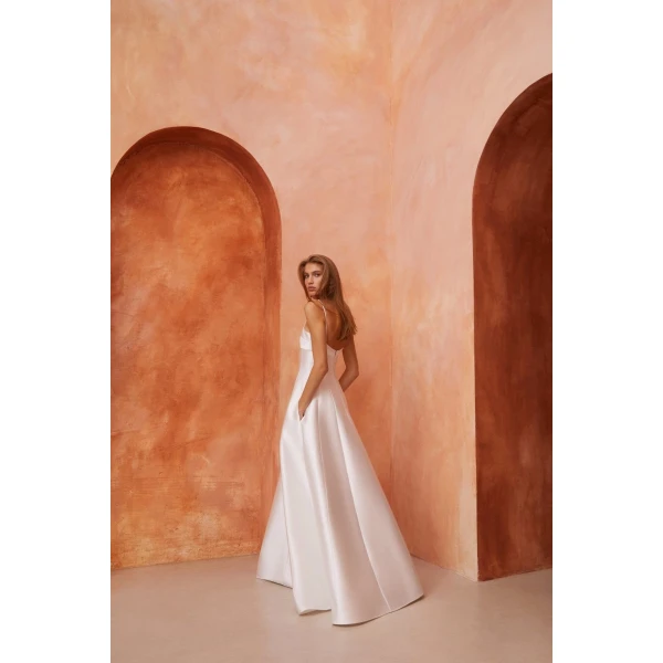 Rasario Alicia Wedding Dress in White, view 4