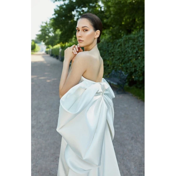 Rasario Mari Wedding Dress in White, view 3