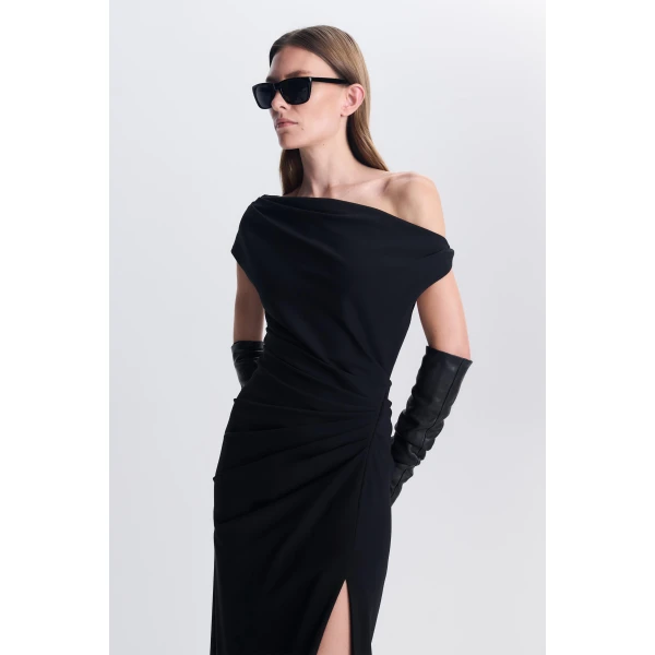 Los Angeles Designer Ready-to-Wear at Luxury Shoes 