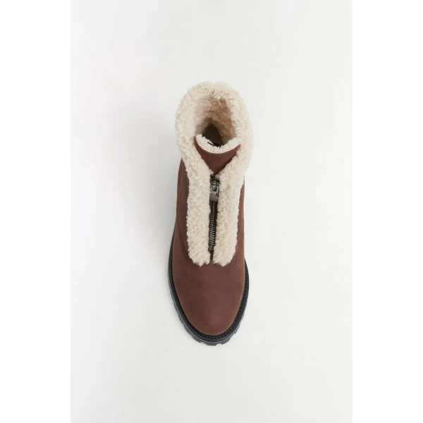 Los Angeles Designer Shoes and Bags at Luxury Shoes 