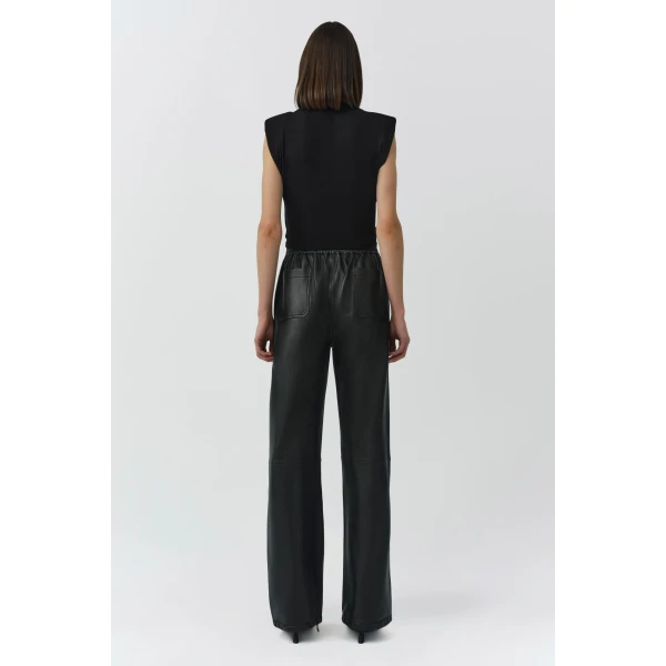 Signature Estelle Top in Black - Image 5