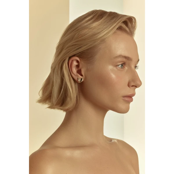 Scanlan Theodore Butterfly Studs in Light Gold | Earrings | Luxury Shoes 