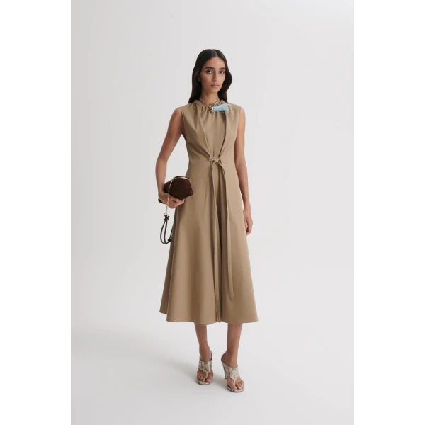 Scanlan Theodore Cotton Sateen Pleat Dress in Trench | Midi Dresses | Luxury Shoes 
