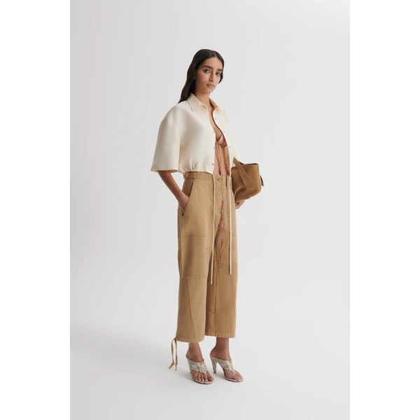 Scanlan Theodore Linen Cotton Cropped Cargo in Sandstone | Pants | Luxury Shoes 