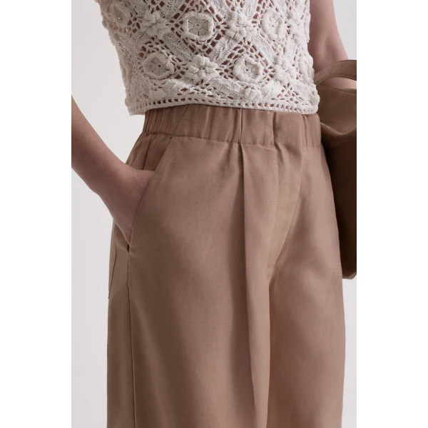 Scanlan Theodore Linen Textured Soft Trouser in Camel