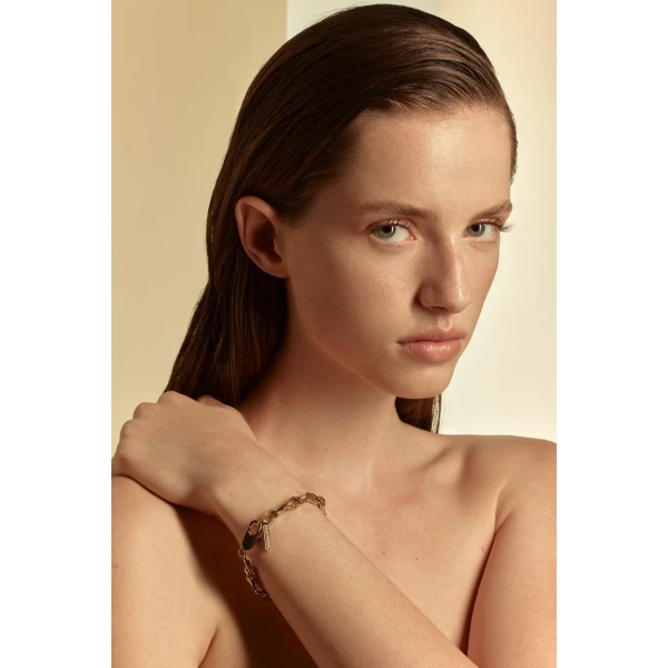 Scanlan Theodore Petra Chain Bracelet in Light Gold | Bracelets | Luxury Shoes 
