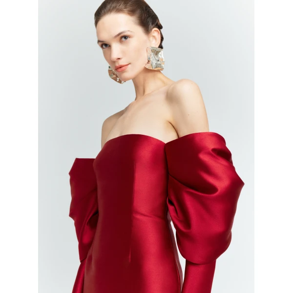 Solace London The Laylah Maxi Dress in Ruby