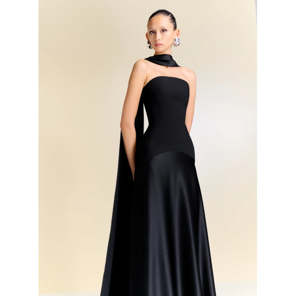 Solace London The Mae Maxi Dress in Black