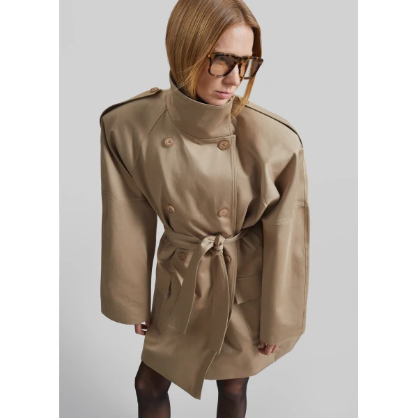 The Frankie Shop Tess Midi Short Trench in Beige, view 3