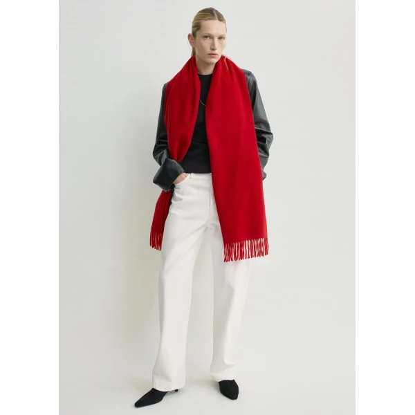 Toteme Cashmere scarf in Red, view 2