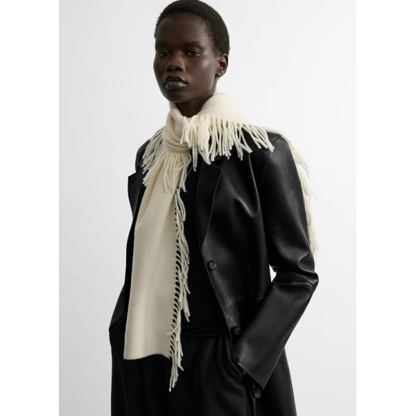 Toteme Cashmere tassel scarf in Off-white, view 3