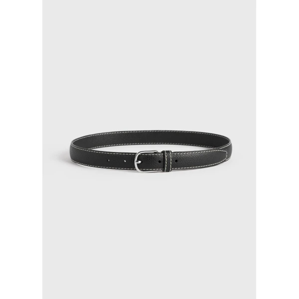 Toteme Slim grained-leather belt in Black, view 3