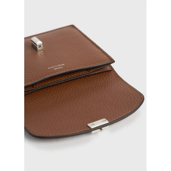 Toteme T-Lock grained-leather cardholder in Sienna, view 4