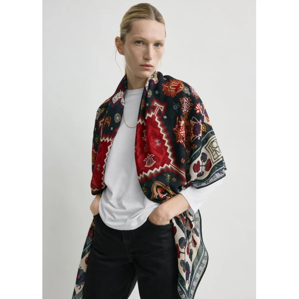 Toteme Winter blanket scarf in Navy red, view 3