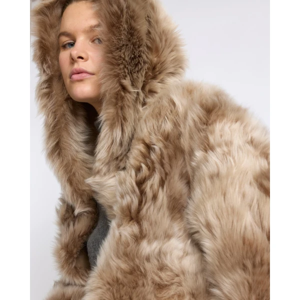 Yves Salomon Reversible Hooded Toscana Lambskin Shearling Jacket in Camel | Shearling Jackets | Luxury Shoes 