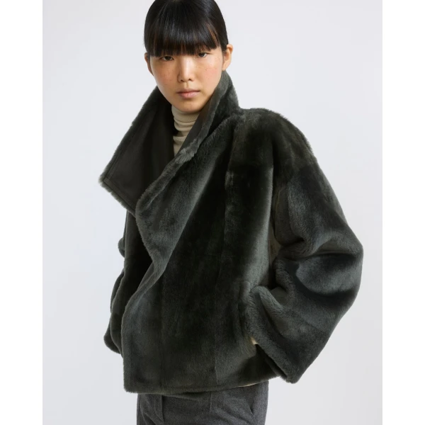 Yves Salomon Reversible Short Lacon Lambskin Shearling Jacket in Dark Green | Shearling Jackets | Luxury Shoes 