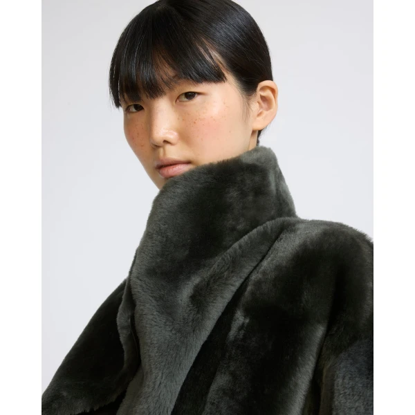 Yves Salomon Reversible Short Lacon Lambskin Shearling Jacket in Dark Green | Shearling Jackets | Luxury Shoes 